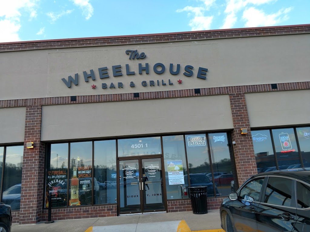 The Wheelhouse Bar & Grill | restaurant | 4501 Southern Hills Dr #1, Sioux City, IA 51106, USA | 7122244920 OR +1 712-224-4920