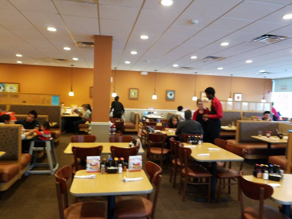 IHOP | bakery | 1745 E Main St, Mohegan Lake, NY 10547, USA | 9147431780 OR +1 914-743-1780