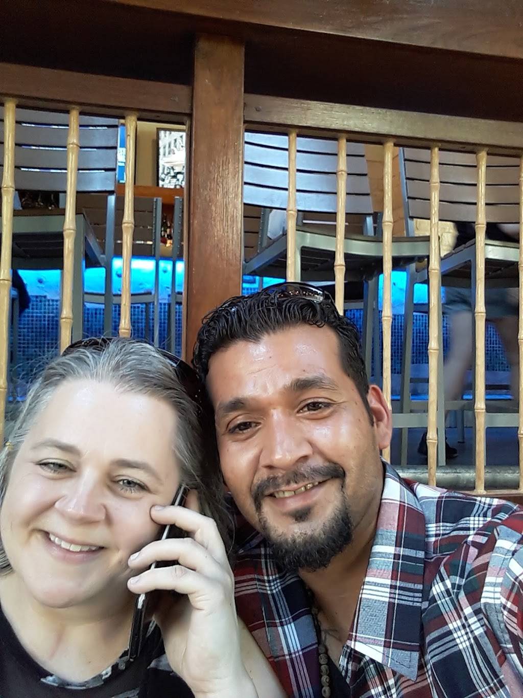 Sazos Marriott Rivercenter | restaurant | 101 Bowie St, San Antonio, TX 78205, USA | 2105546180 OR +1 210-554-6180