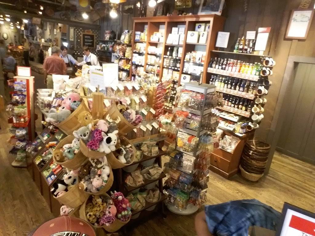 Cracker Barrel Old Country Store | restaurant | 2602 W Main St, Marion, IL 62959, USA | 6189936306 OR +1 618-993-6306