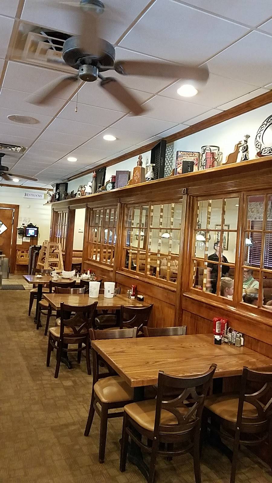 Coach House Restaurant | restaurant | 637 SE Main St, Simpsonville, SC 29681, USA | 8649678840 OR +1 864-967-8840