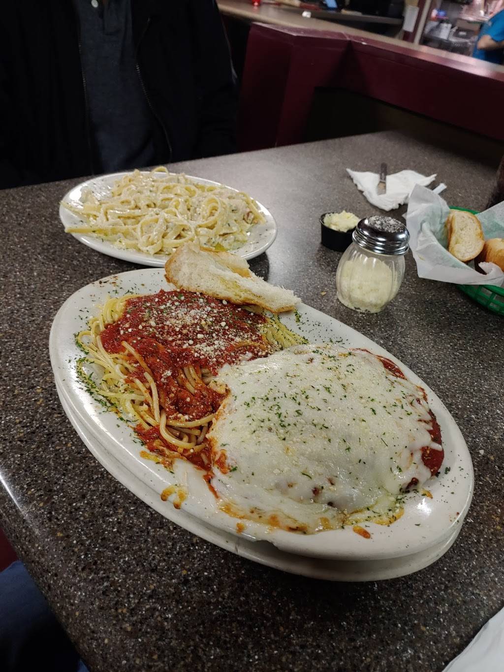 Soprano Italian Restaurant | restaurant | 12588 Warwick Blvd, Newport News, VA 23606, USA | 7579302359 OR +1 757-930-2359