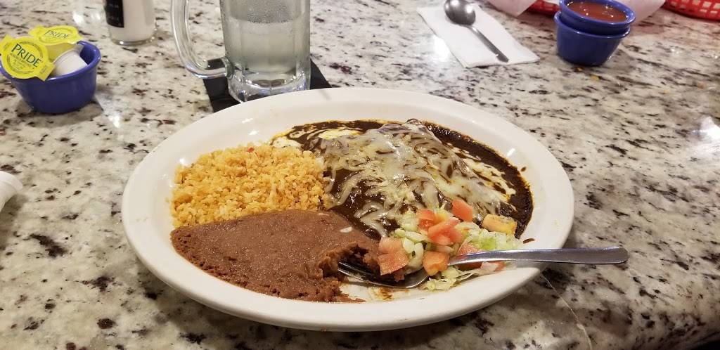 Marinas Mexican Restaurant & Bar - New Braunfels | restaurant | 598 Landa St, New Braunfels, TX 78130, USA | 8306250122 OR +1 830-625-0122