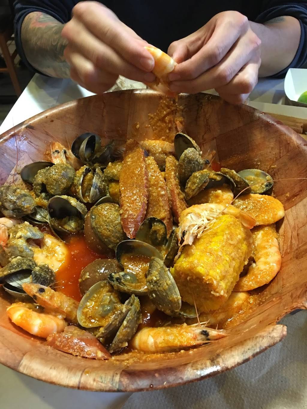 Hang Ten Boiler | restaurant | 2315 Santa Clara Ave, Alameda, CA 94501, USA | 5102638688 OR +1 510-263-8688