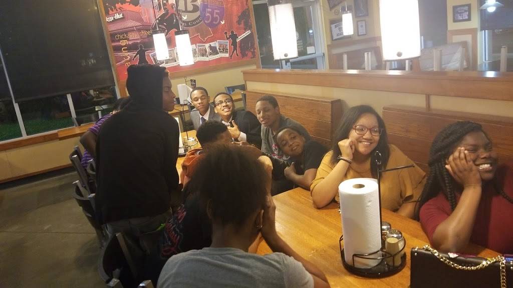 Pizza Hut | meal delivery | 1053 Brookway Blvd, Brookhaven, MS 39601, USA | 6018331659 OR +1 601-833-1659