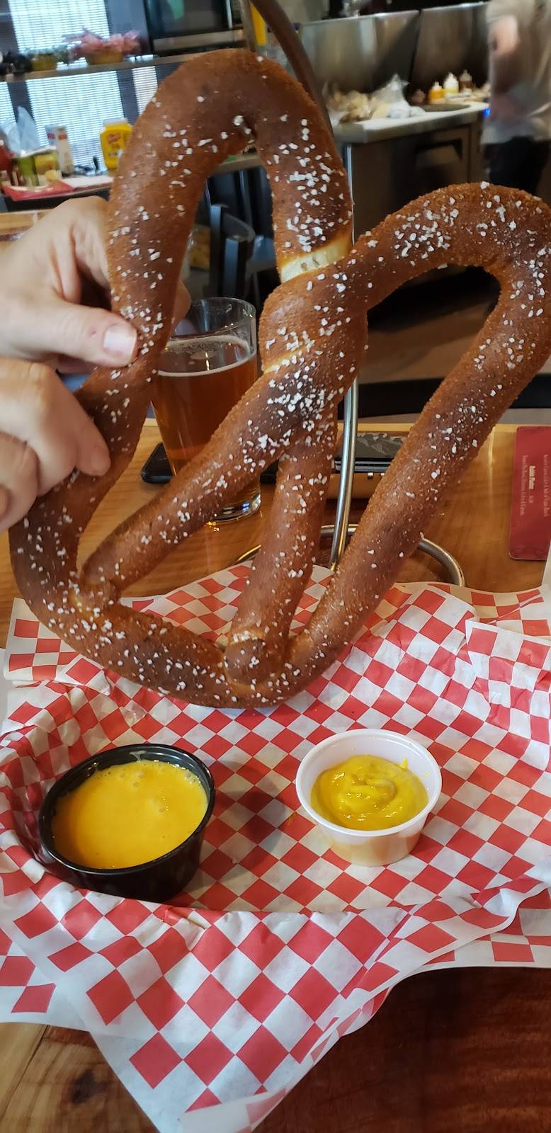 HandleBar | restaurant | 751 N 300 W, Salt Lake City, UT 84111, USA | 8019530588 OR +1 801-953-0588