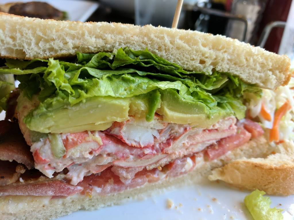 Helens Restaurant | restaurant | 17 Main St, Concord, MA 01742, USA | 9783699885 OR +1 978-369-9885