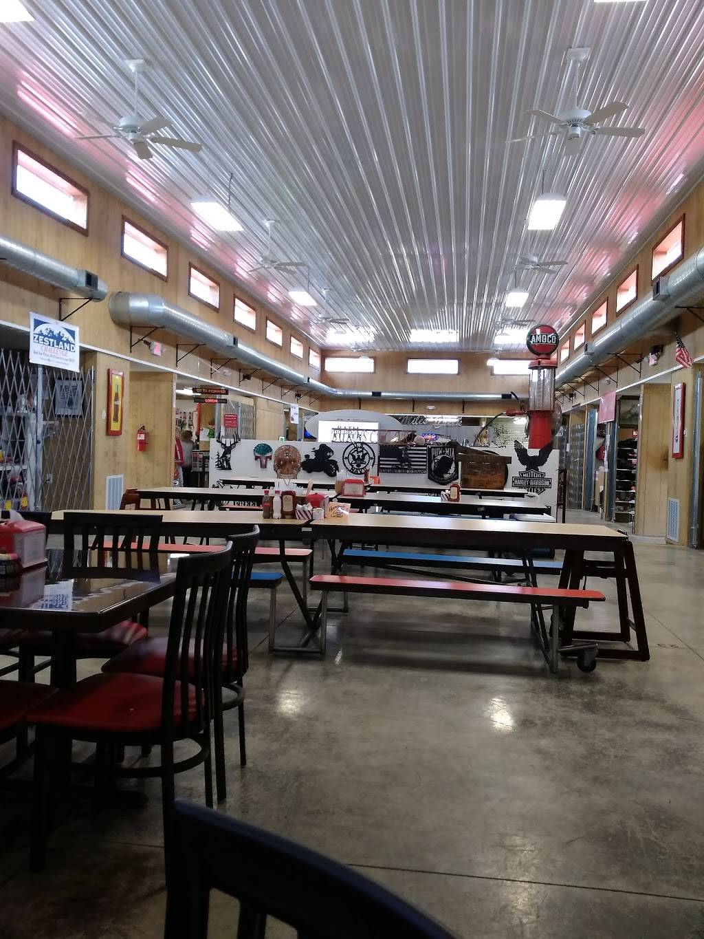 County Line Mini Mall & Cafe | restaurant | 20677 E Lynchburg Salem Turnpike, Forest, VA 24551, USA | 4346162552 OR +1 434-616-2552