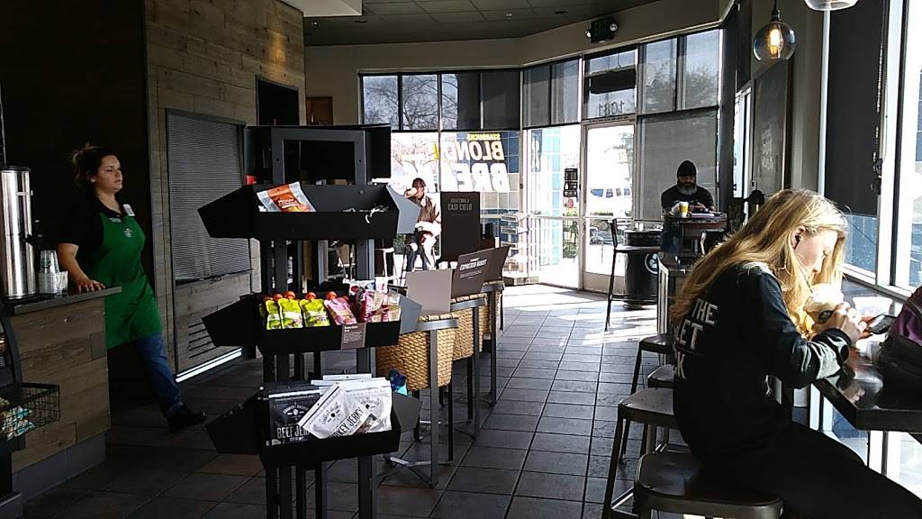 Starbucks | cafe | 1081 W Manning Ave, Reedley, CA 93654, USA | 5596371740 OR +1 559-637-1740