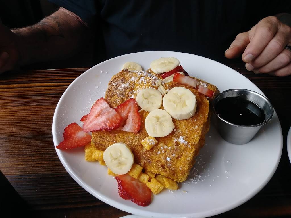 Hot Grillz Diner | restaurant | 7188 Northfield Rd, Macedonia, OH 44056, USA | 4406589666 OR +1 440-658-9666