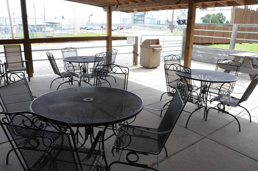 Skullys Saloon | restaurant | 333 Swinging Bridge Rd, Old Hickory, TN 37138, USA | 6158473585 OR +1 615-847-3585