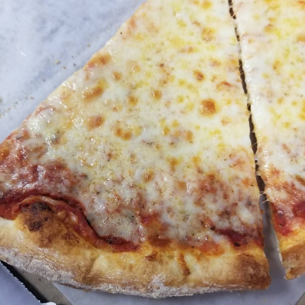 Luckys Pizza | restaurant | 15508 W Bell Rd, Surprise, AZ 85374, USA | 6235842203 OR +1 623-584-2203