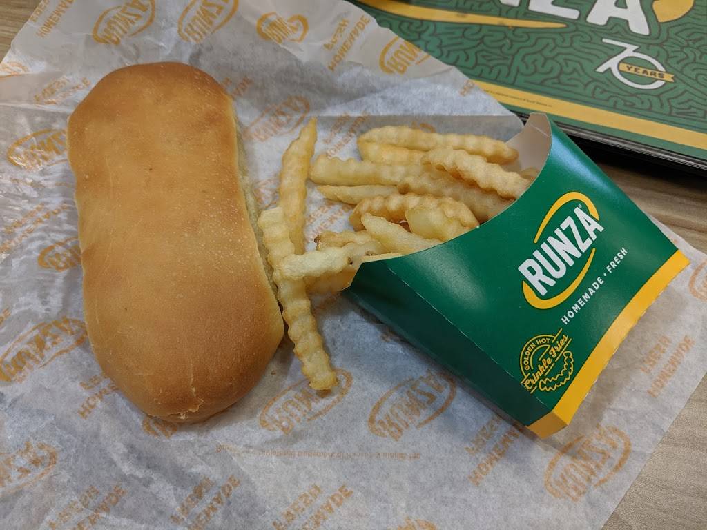 Runza Restaurant | restaurant | 201 Plaza Drive, West Point, NE 68788, USA | 4023723300 OR +1 402-372-3300