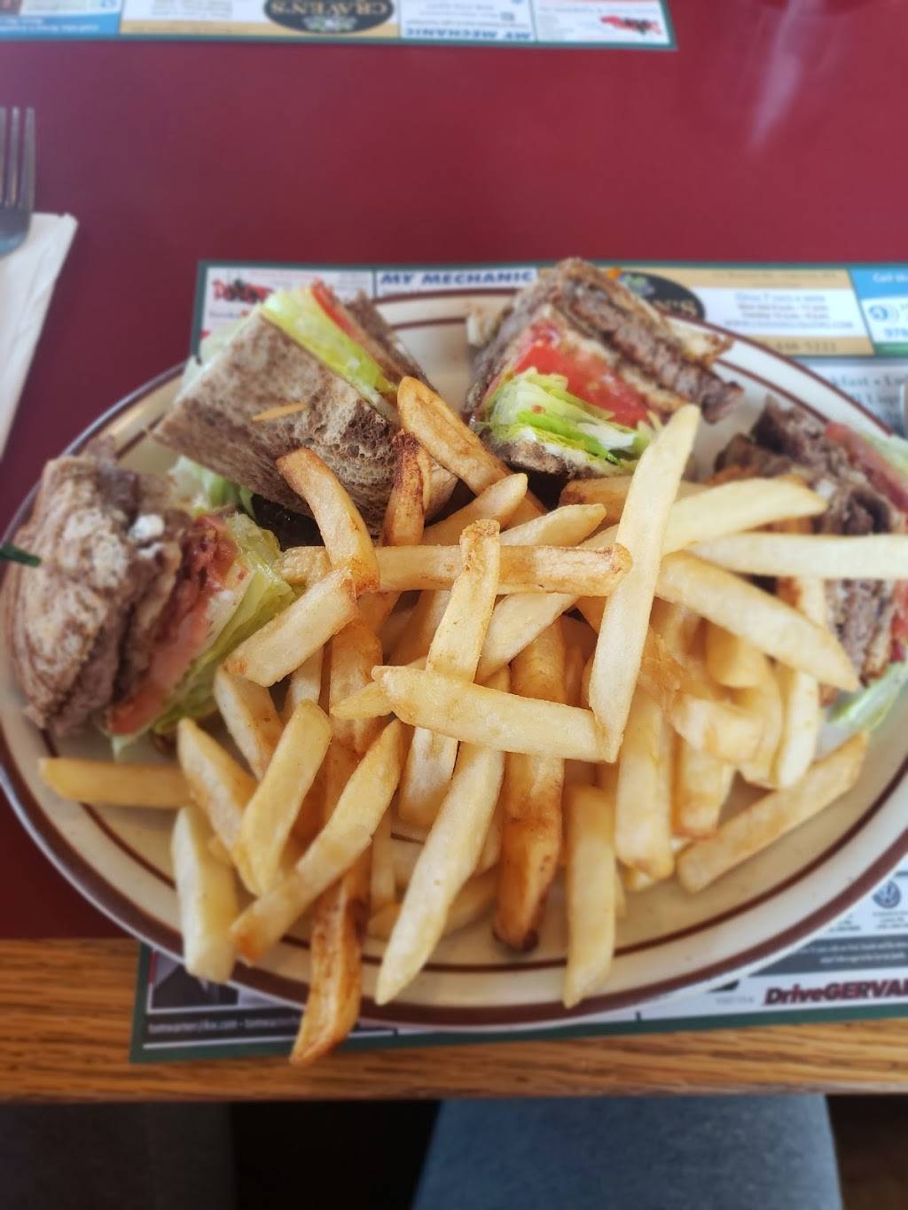 Tinys | restaurant | 2 Groton School Rd, Ayer, MA 01432, USA | 9787722917 OR +1 978-772-2917