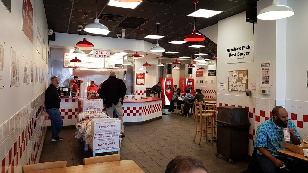 Five Guys | meal takeaway | 11674 Plaza America Dr, Reston, VA 20190, USA | 7037071695 OR +1 703-707-1695