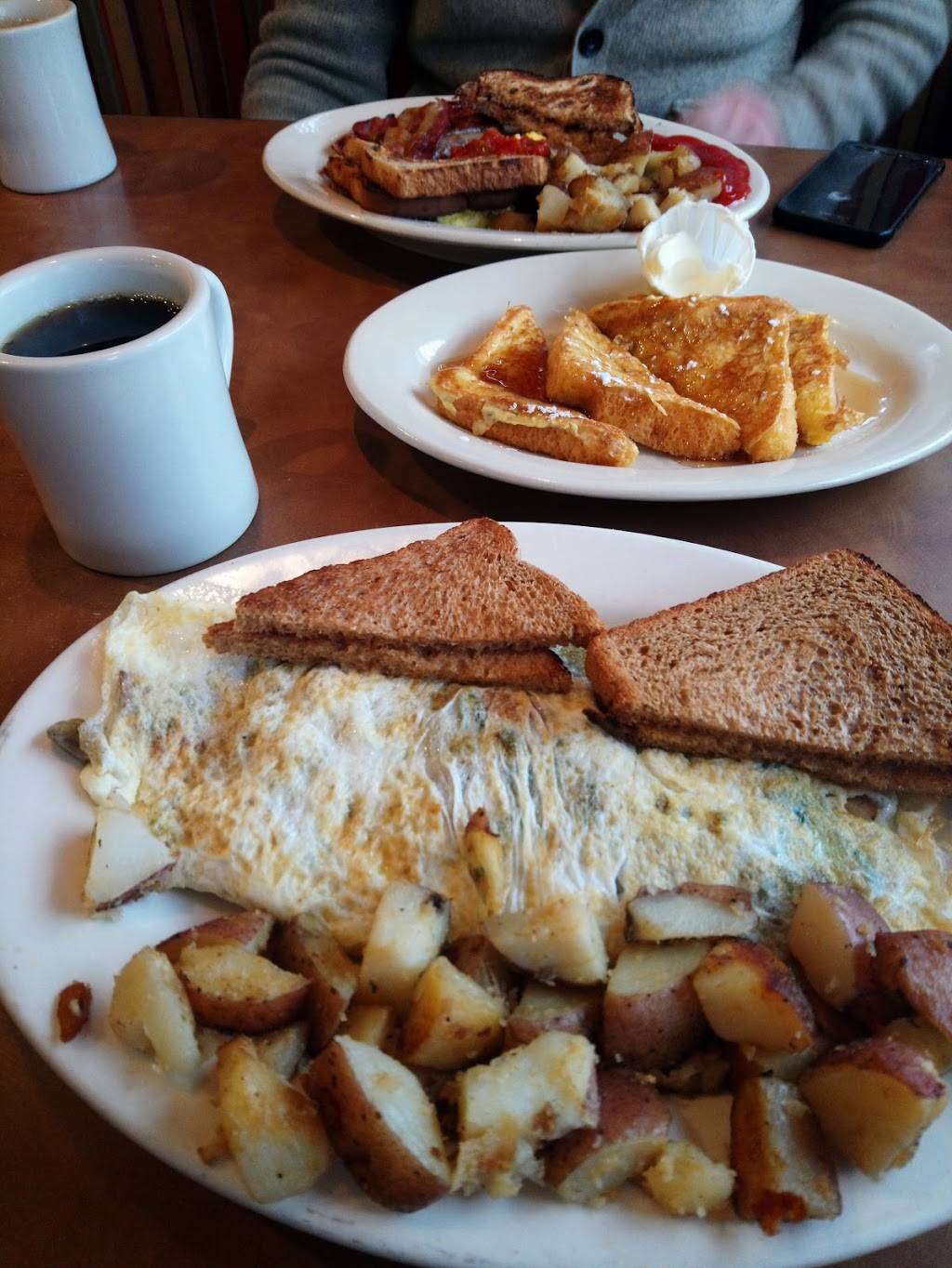 The Phoenix Restaurant | restaurant | 140 Huttleston Ave, Fairhaven, MA 02719, USA | 7749927586 OR +1 774-992-7586