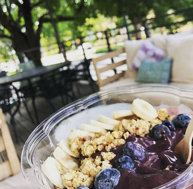 Neos Blender Smoothie Shop | restaurant | 2895 McFarlane Rd Bay C, Miami, FL 33133, USA | 3056801005 OR +1 305-680-1005