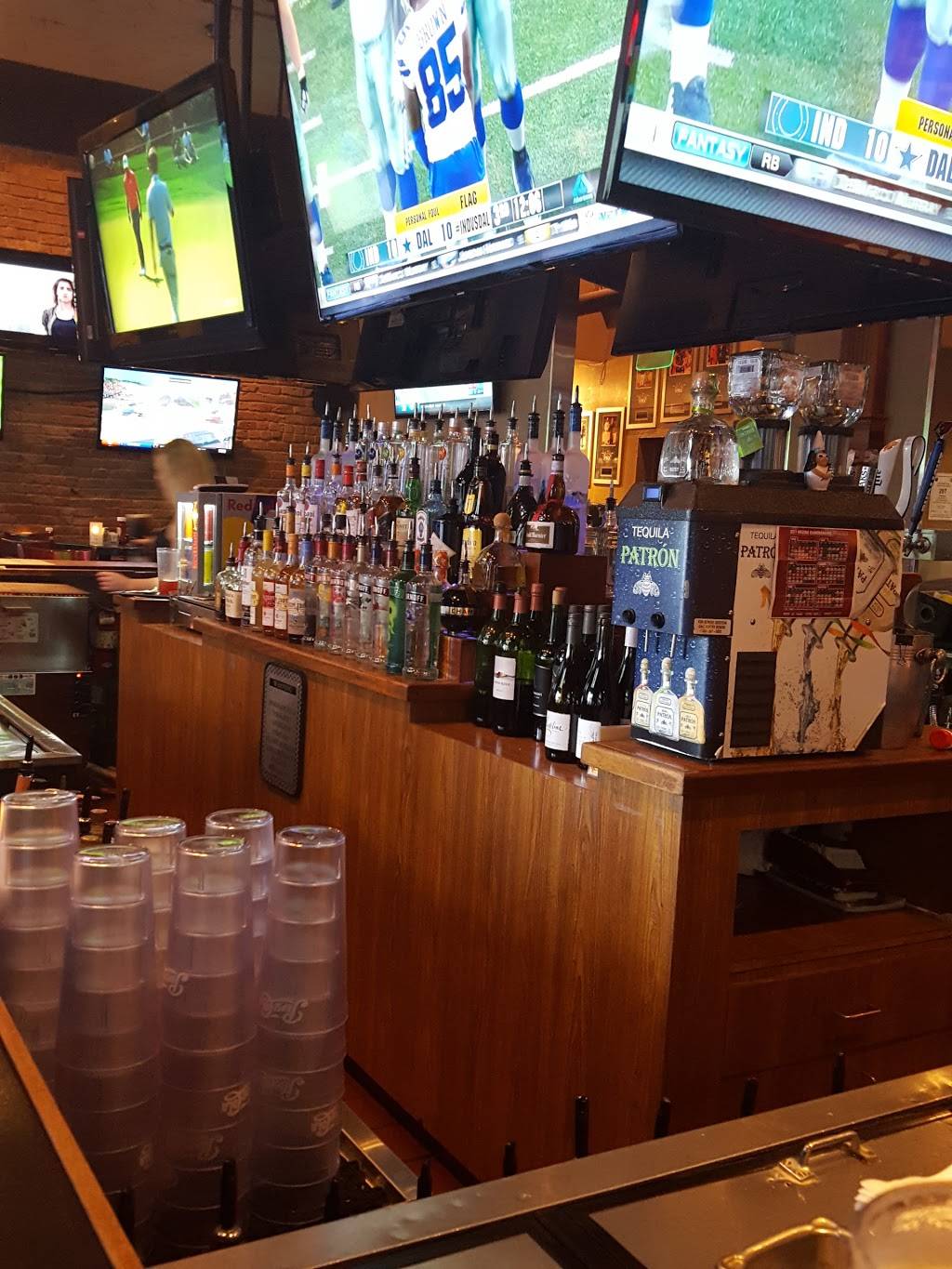 Majerles Sports Grill | restaurant | 24 N 2nd St, Phoenix, AZ 85004, USA | 6022530118 OR +1 602-253-0118