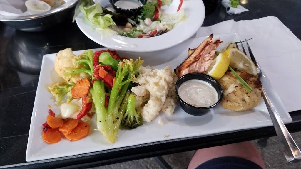 Gianna Via’s Restaurant & Bar | restaurant | 5301 Grove Rd #639, Pittsburgh, PA 15236, USA | 4128826500 OR +1 412-882-6500