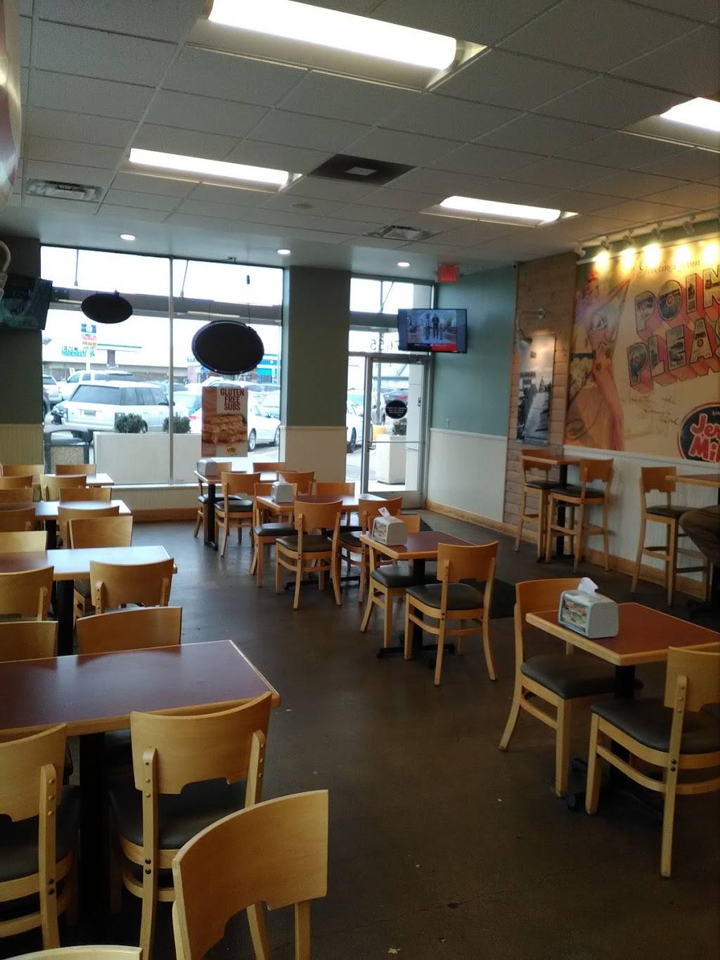 Jersey Mikes Subs | meal takeaway | 17655 West 12 Mile Road, Lathrup Village, MI 48076, USA | 2482813301 OR +1 248-281-3301