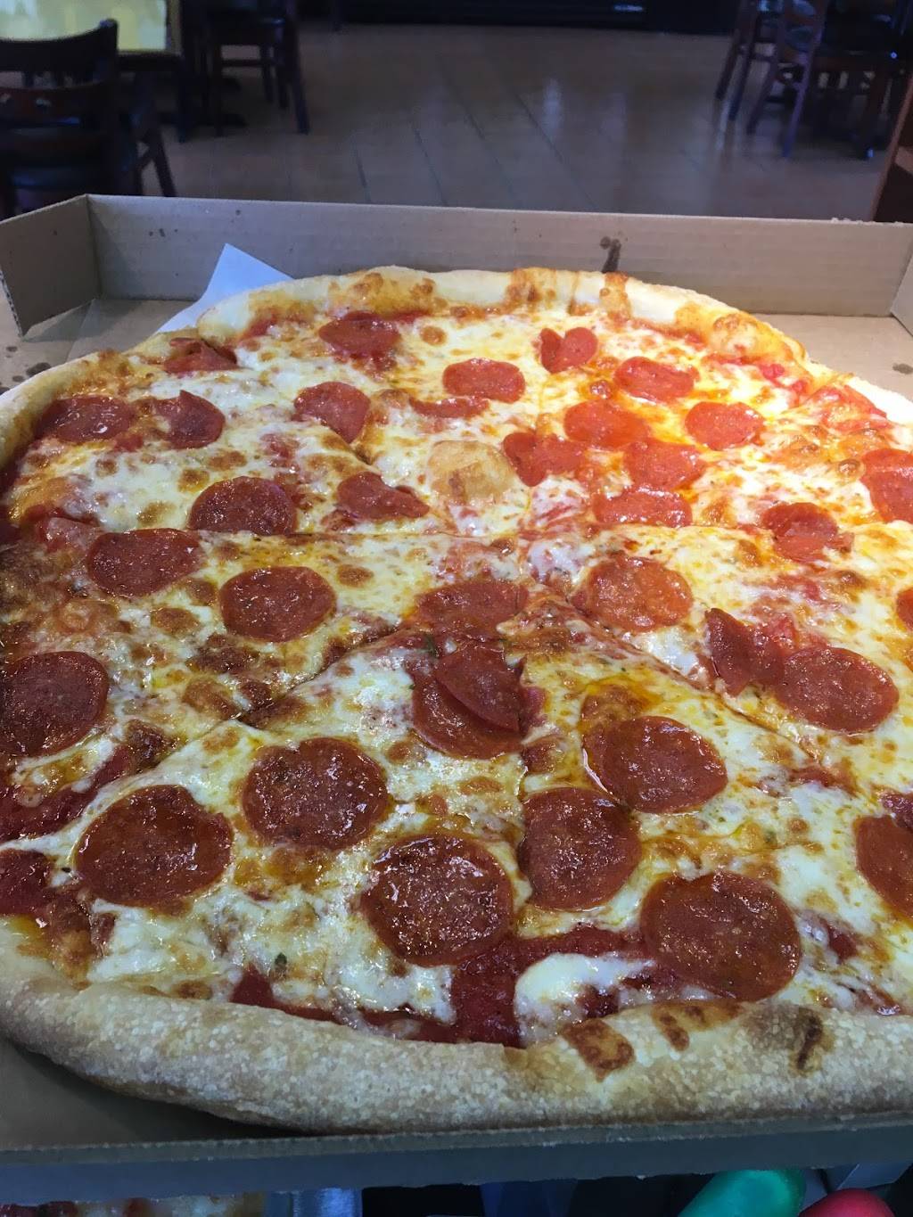 Fratillis Pizza | restaurant | 404 Hunts Point Ave, Bronx, NY 10474, USA | 7185427340 OR +1 718-542-7340