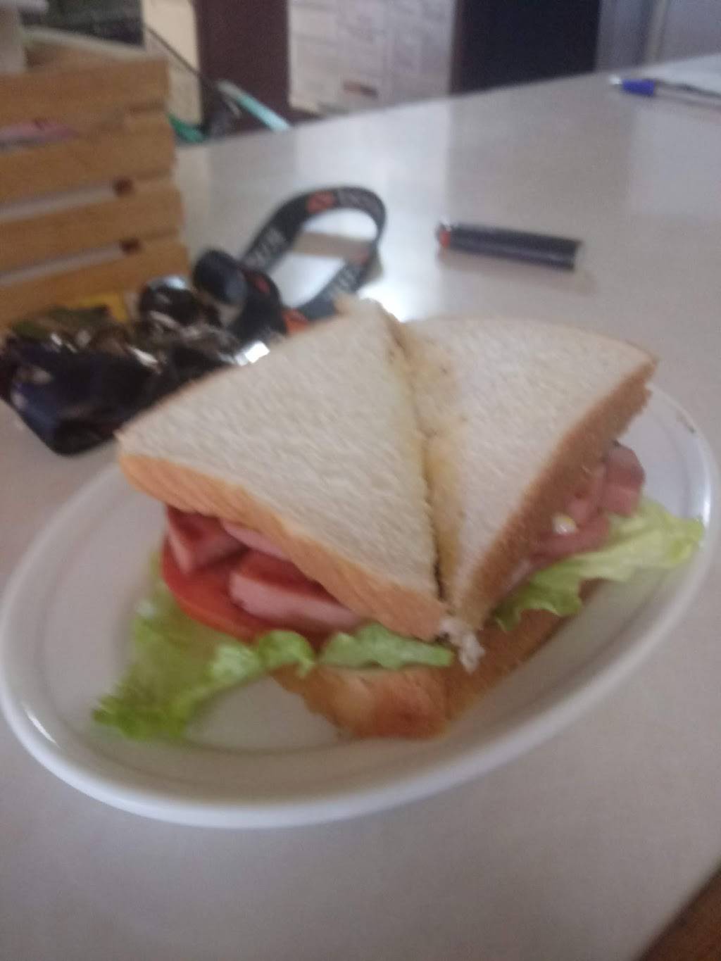 Dixie Maid Cafe | restaurant | 412 Memorial Blvd, Springfield, TN 37172, USA | 6153828990 OR +1 615-382-8990