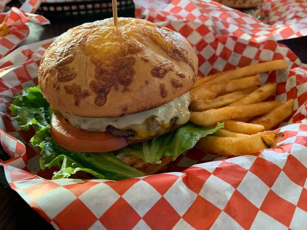 Angus Burger | restaurant | 2801 Bickford Ave, Snohomish, WA 98290, USA | 4257891630 OR +1 425-789-1630