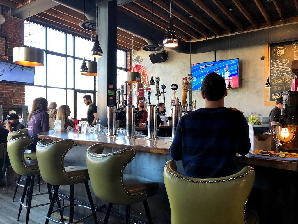 Fat Sullys South Broadway | restaurant | 141 S Broadway, Denver, CO 80209, USA | 3033777900 OR +1 303-377-7900