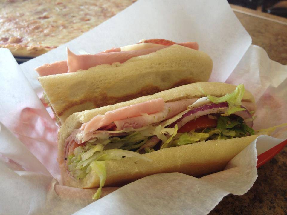 Giovannis Pizzeria & Bakery | restaurant | 4801 Derry St, Harrisburg, PA 17111, USA | 7175587662 OR +1 717-558-7662