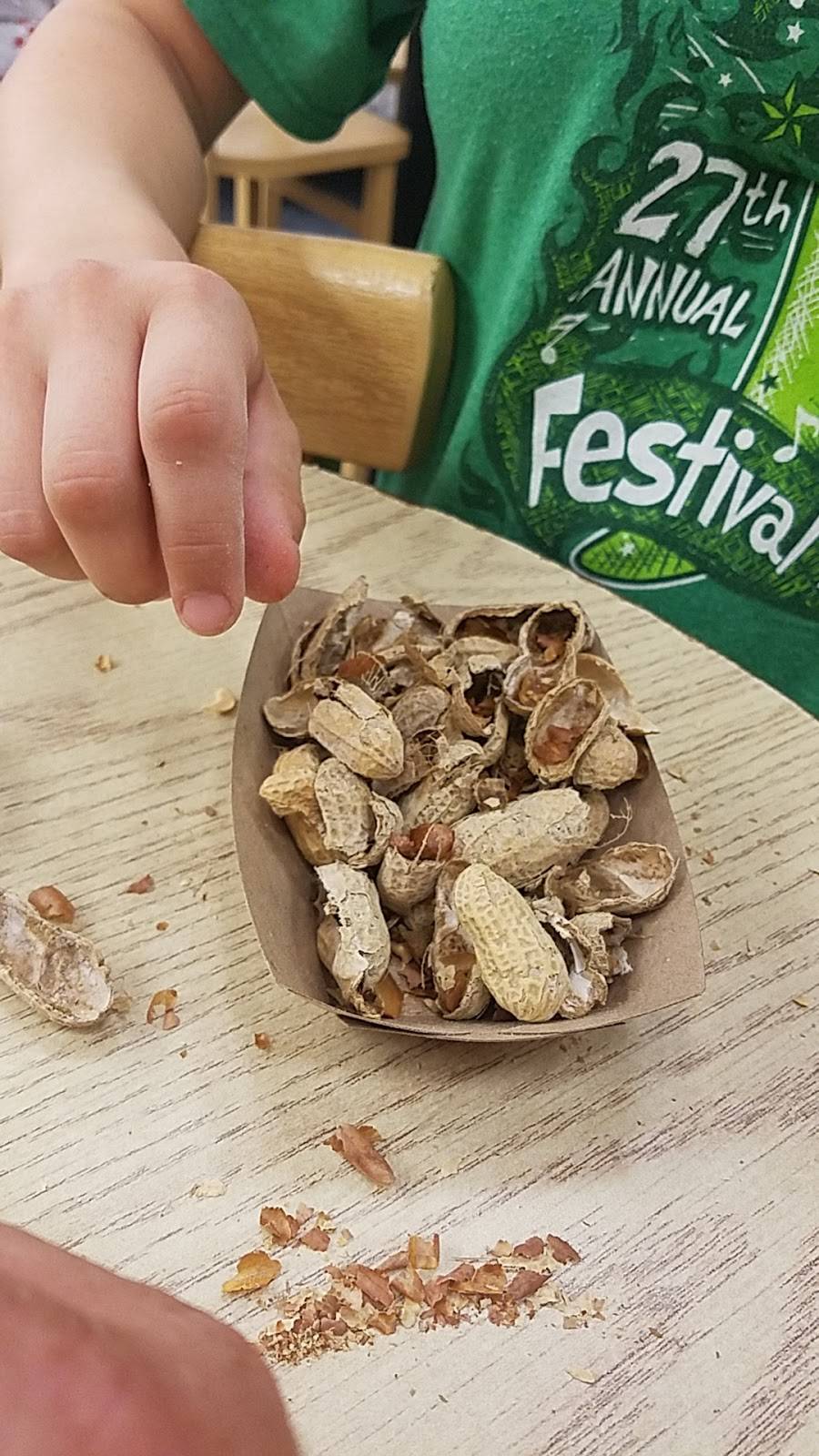 Five Guys | meal takeaway | 2743 Edmondson Rd, Cincinnati, OH 45209, USA | 5133515274 OR +1 513-351-5274