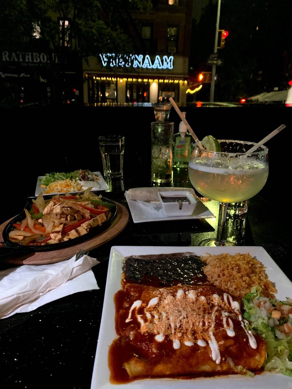 The Red Grill Mexican Restaurant | restaurant | 1701 2nd Ave, New York, NY 10128, USA | 2127222188 OR +1 212-722-2188