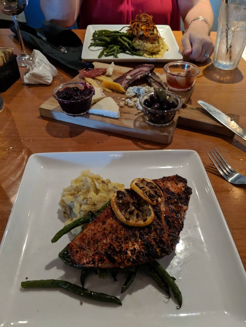 The Olde Spitfire Grille | restaurant | 1517 Broad St, Greensburg, PA 15601, USA | 7242056402 OR +1 724-205-6402