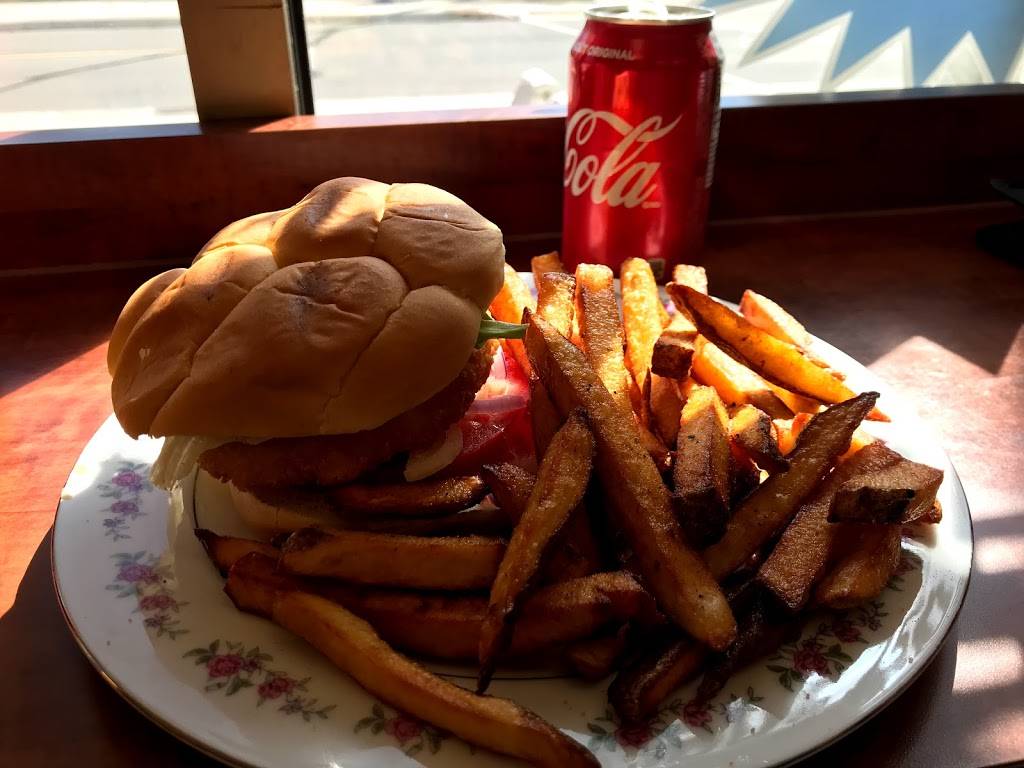 MyBURGER | restaurant | 2 Duke St E, Kitchener, ON N2H 2L7, Canada | 5198837500 OR +1 519-883-7500