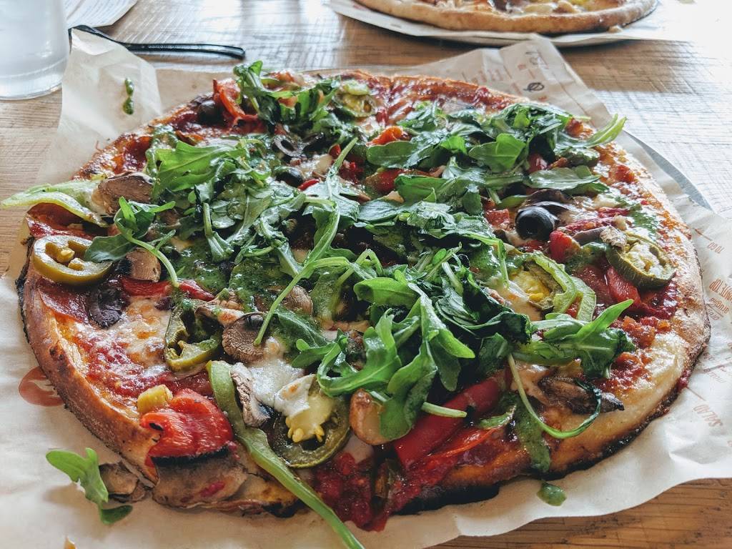 Blaze Pizza | restaurant | 2031 N Squirrel Rd, Auburn Hills, MI 48326, USA | 2482373377 OR +1 248-237-3377