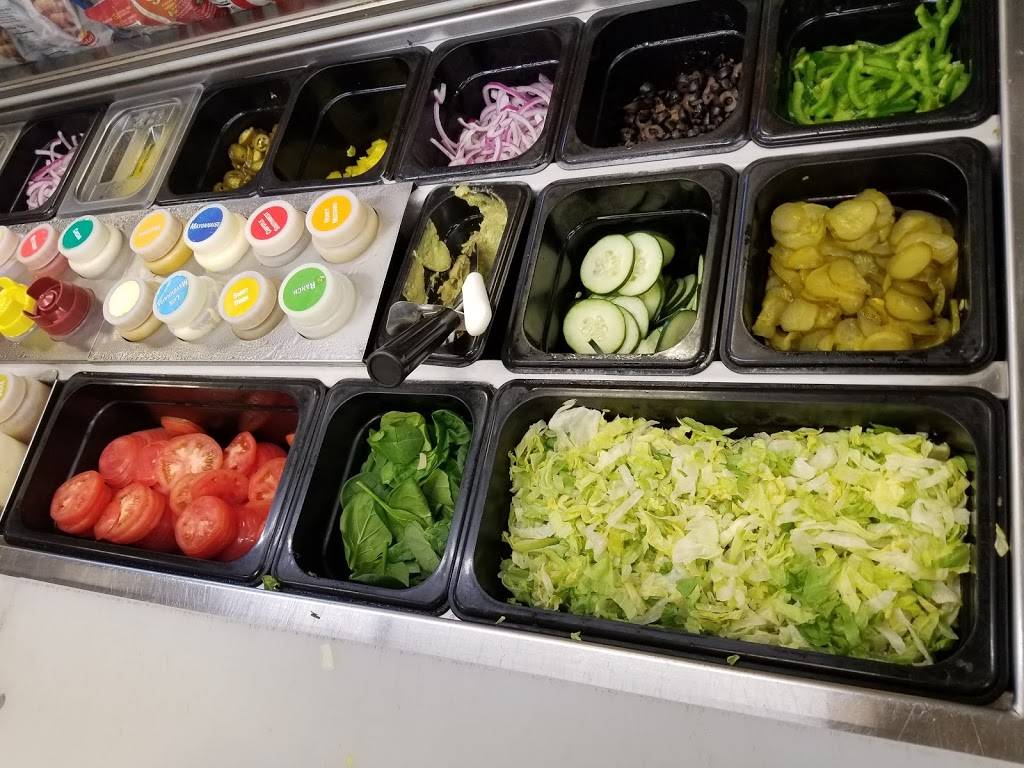 Subway | restaurant | 179 Pearl St, Braintree, MA 02184, USA | 7813484949 OR +1 781-348-4949