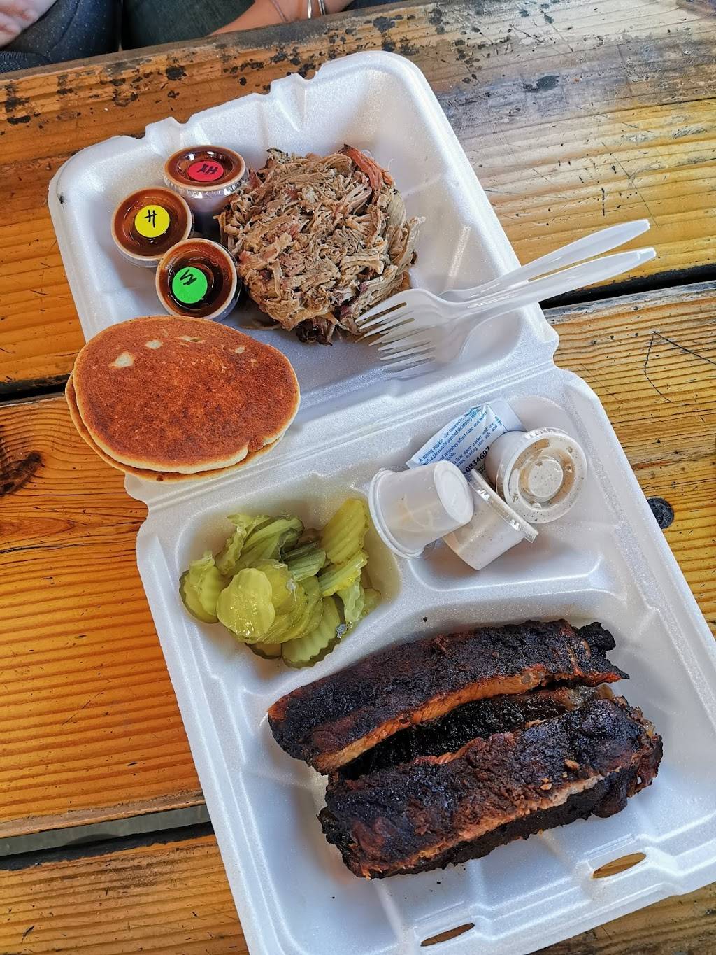 Hog Heaven | restaurant | 115 27th Ave N, Nashville, TN 37203, USA | 6153291234 OR +1 615-329-1234