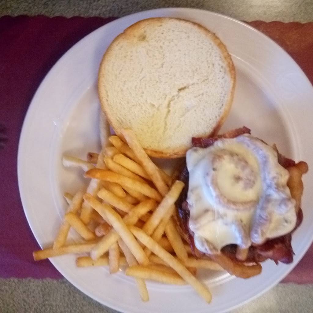 Whistle Stop Restaurant and Monon Connection Museum | restaurant | 10012 US-421, Monon, IN 47959, USA | 2192534100 OR +1 219-253-4100