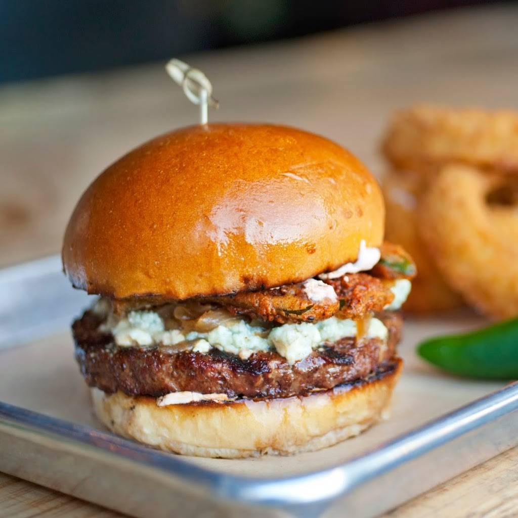 Mesa Burger | restaurant | 315 Meigs Rd, Santa Barbara, CA 93109, USA | 8059637492 OR +1 805-963-7492