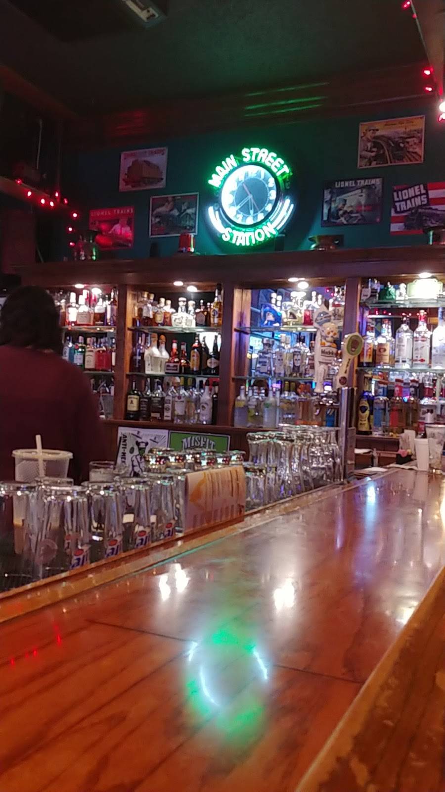 Main Street Station | restaurant | 4005 Main St, McHenry, IL 60050, USA | 8153854110 OR +1 815-385-4110