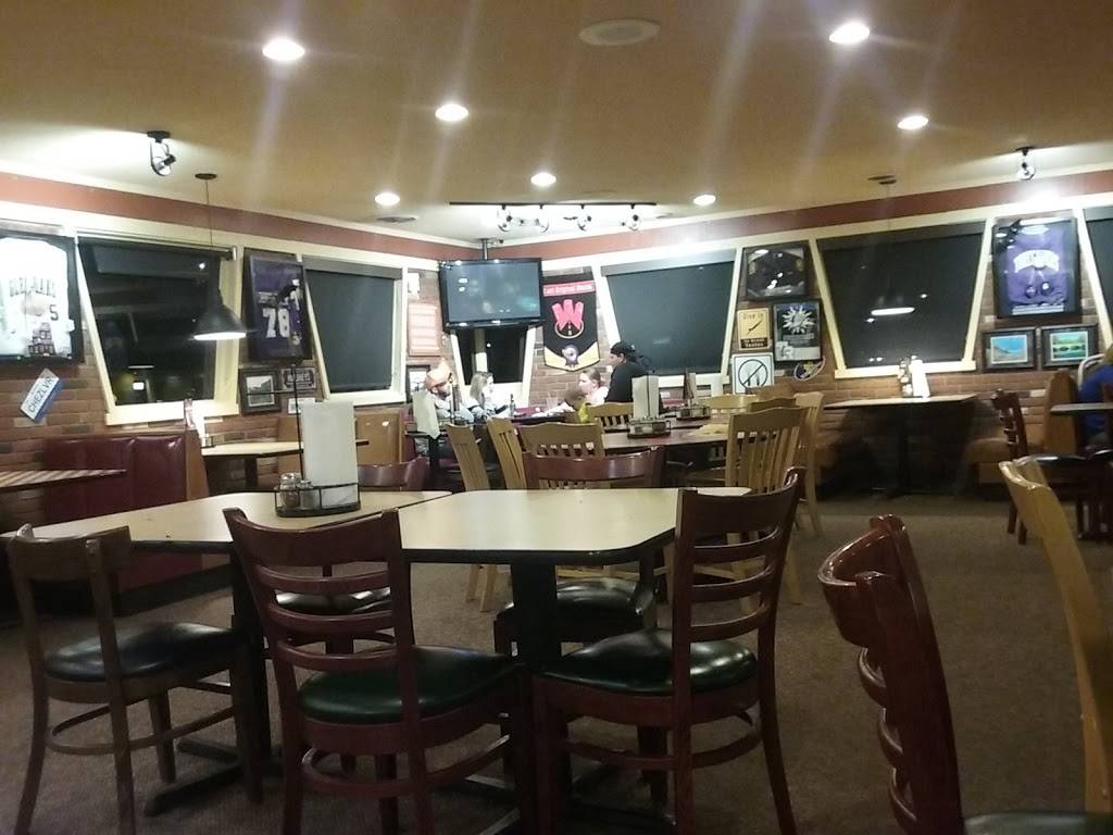 Pizza Hut | restaurant | 401 W Michigan Ave, Three Rivers, MI 49093, USA | 2692733035 OR +1 269-273-3035