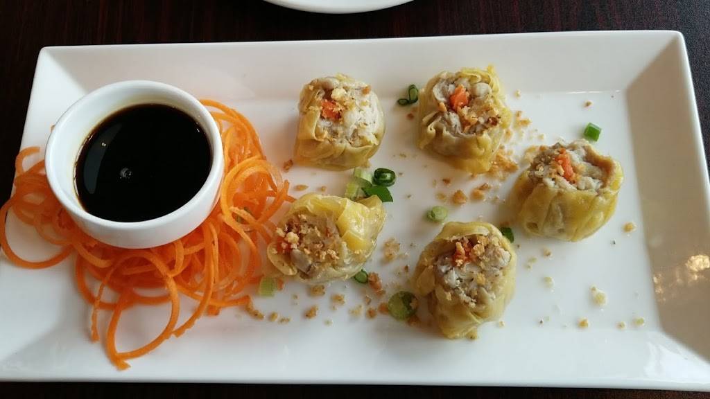 Lucky Thai Restaurant | restaurant | 240 W Broad St, Falls Church, VA 22046, USA | 5714056672 OR +1 571-405-6672