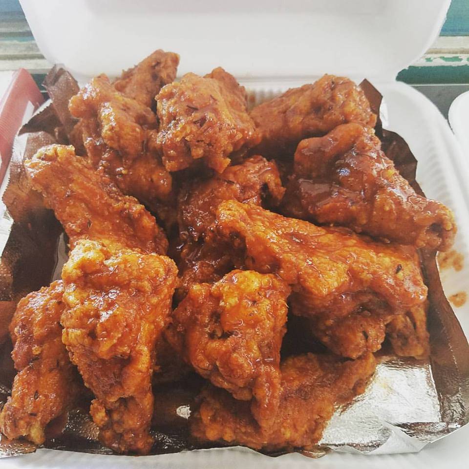 Dripping Wings | restaurant | 18325 Ranch Rd 12, Wimberley, TX 78676, USA | 5126456858 OR +1 512-645-6858