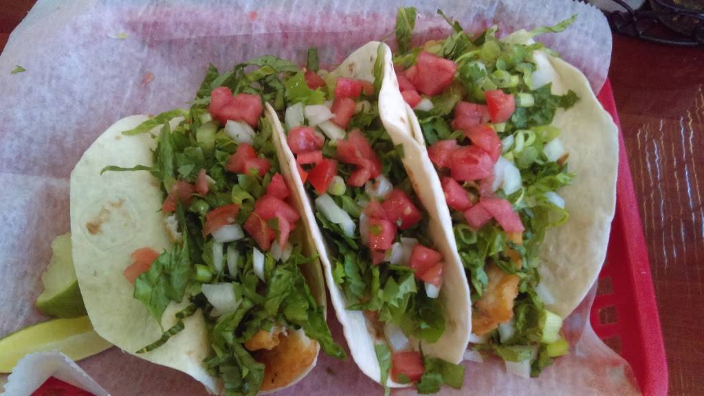 Smokin Ice House | restaurant | 5890 US-1, Grant, FL 32949, USA | 3219143988 OR +1 321-914-3988