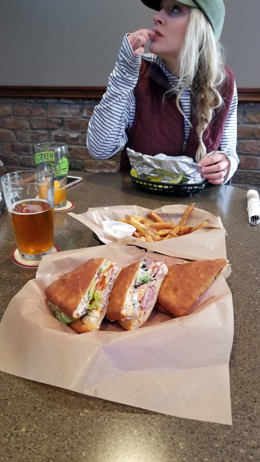 Downtown Eatery & Spirits | restaurant | 205 W Center St, Warsaw, IN 46580, USA | 5742676000 OR +1 574-267-6000