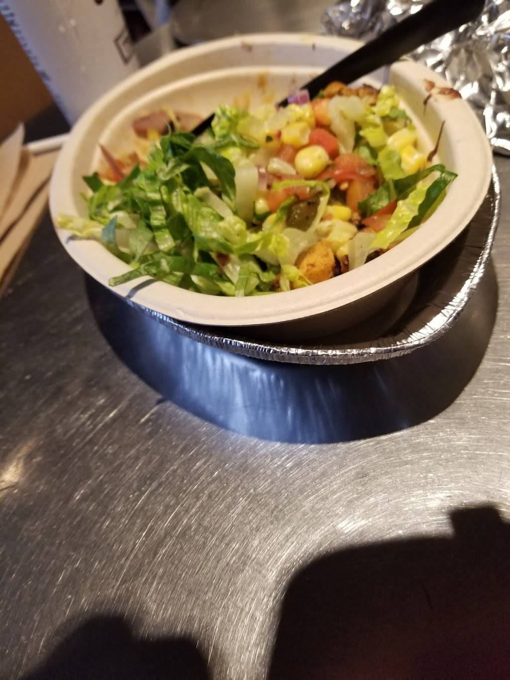 Chipotle Mexican Grill | restaurant | 2341 Willow Rd, Glenview, IL 60025, USA | 8477248580 OR +1 847-724-8580