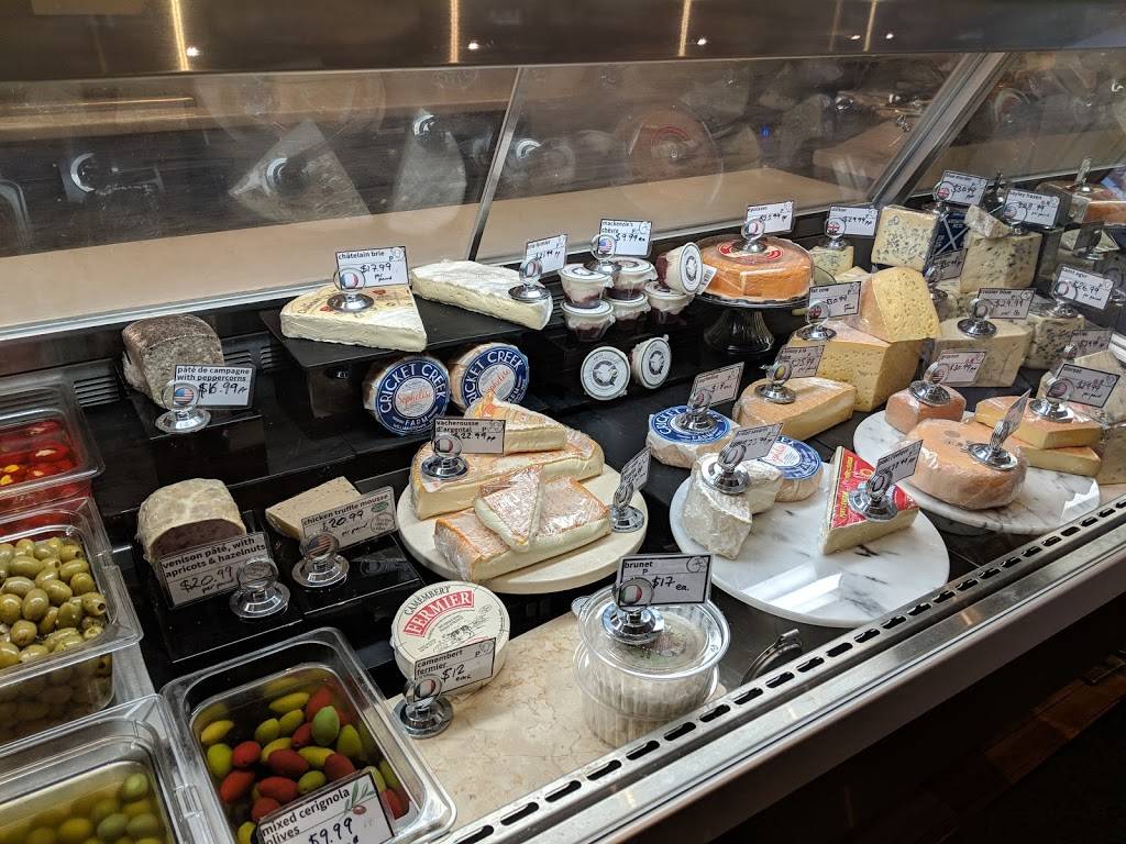 Boston Cheese Cellar | restaurant | 18 Birch St, Roslindale, MA 02131, USA | 6173252500 OR +1 617-325-2500