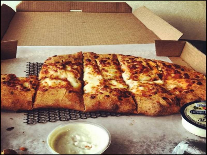 Famous Pizza Newburyport | restaurant | 2 Storey Ave, Newburyport, MA 01950, USA | 9784629644 OR +1 978-462-9644