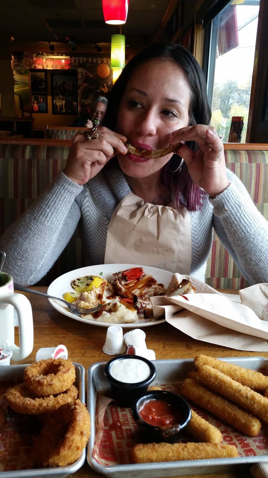 Applebees Grill + Bar | restaurant | 851 Sanguinetti Rd, Sonora, CA 95370, USA | 2095339670 OR +1 209-533-9670