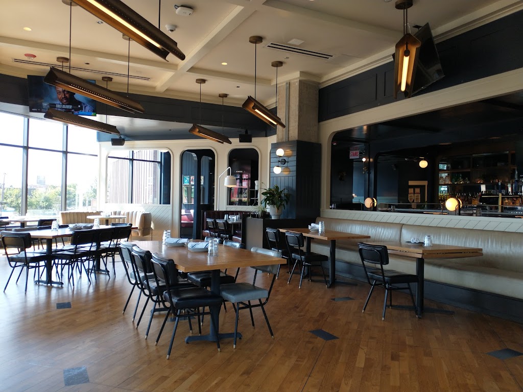 Swift & Sons Tavern & Oyster Bar - Wrigleyville | restaurant | 3600 N Clark St, Chicago, IL 60613, USA | 7733600207 OR +1 773-360-0207