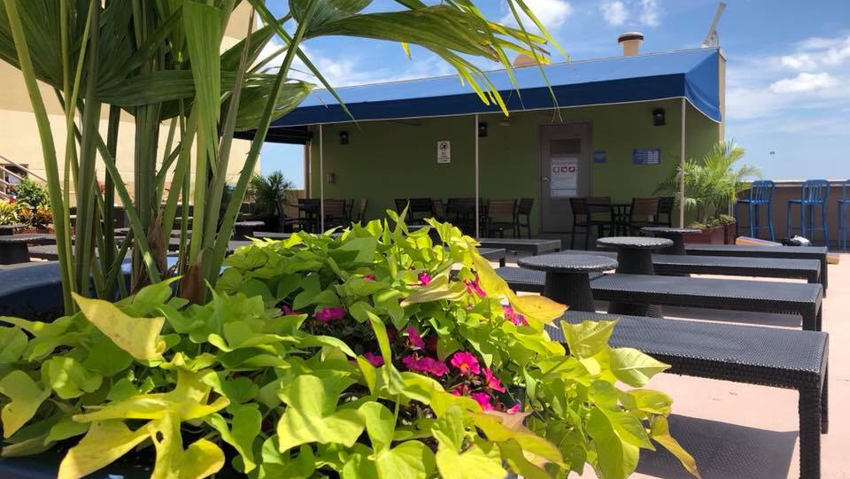 RiVive Pool Bar & Grill | restaurant | Beach Quarters Resort, 501 Atlantic Ave, Virginia Beach, VA 23451, USA | 7574223186 OR +1 757-422-3186